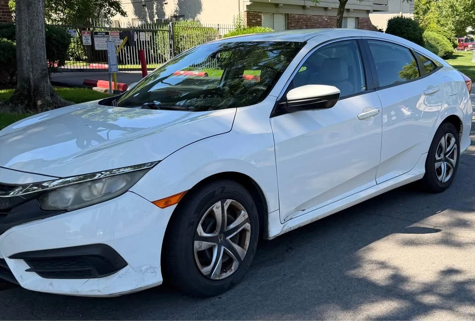 2016 Honda Civic 10th Gen - Image 2 of 7