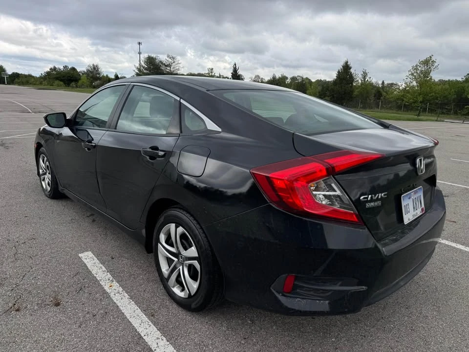 2016 Honda Civic 10th Gen - Image 4 of 15