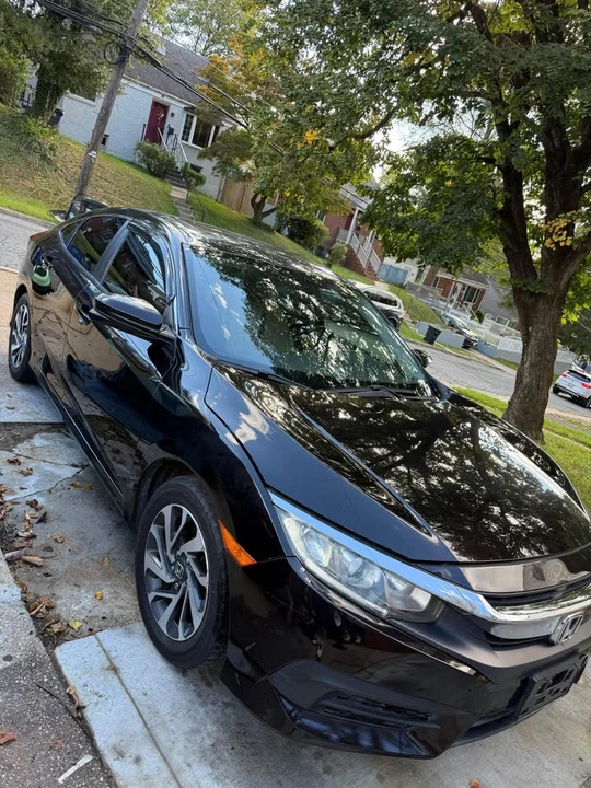 2016 Honda Civic 10th Gen - Image 3 of 9