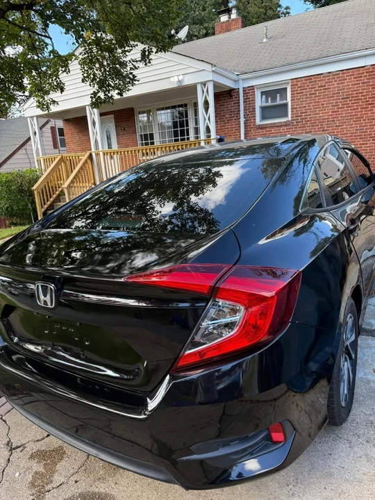 2016 Honda Civic 10th Gen - Image 2 of 9