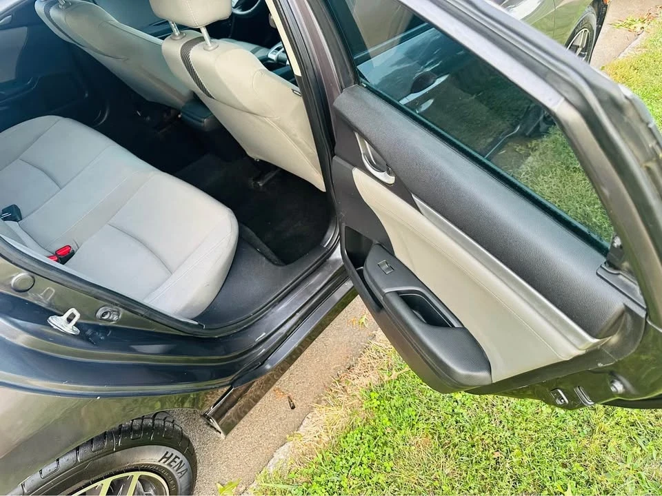 2016 Honda Civic 10th Gen - Image 11 of 16