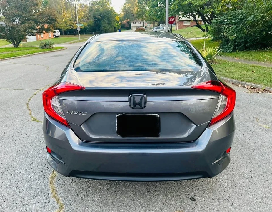 2016 Honda Civic 10th Gen - Image 6 of 16