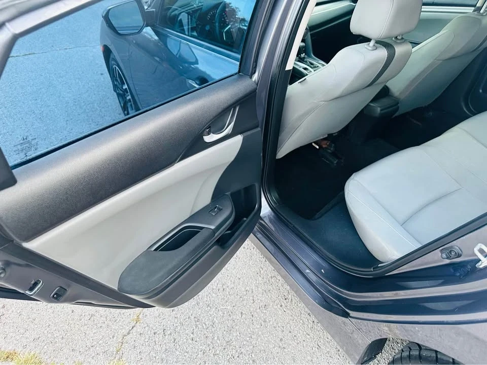 2016 Honda Civic 10th Gen - Image 10 of 16