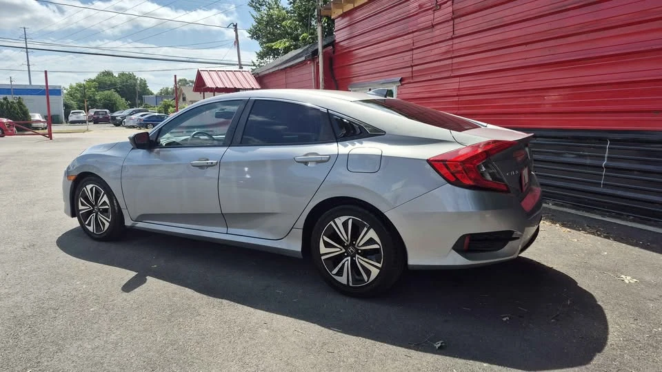 2016 Honda Civic 10th Gen - Image 5 of 11
