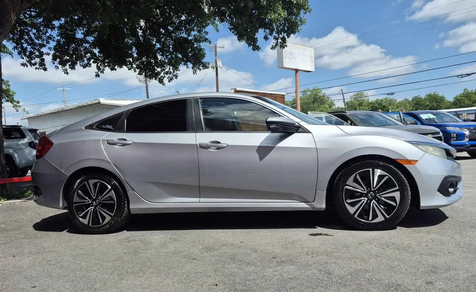 2016 Honda Civic 10th Gen - Image 4 of 11