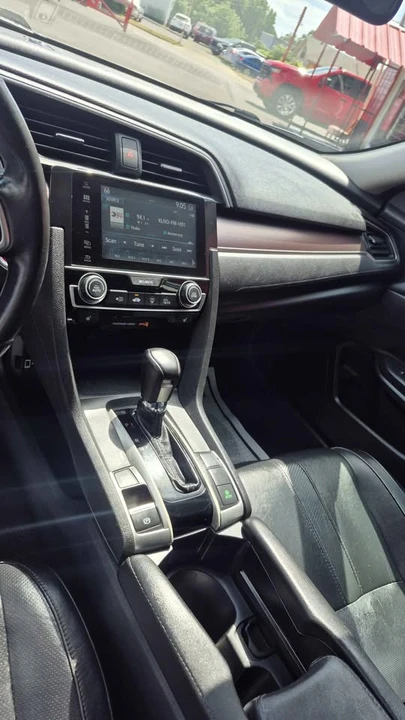 2016 Honda Civic 10th Gen - Image 7 of 11