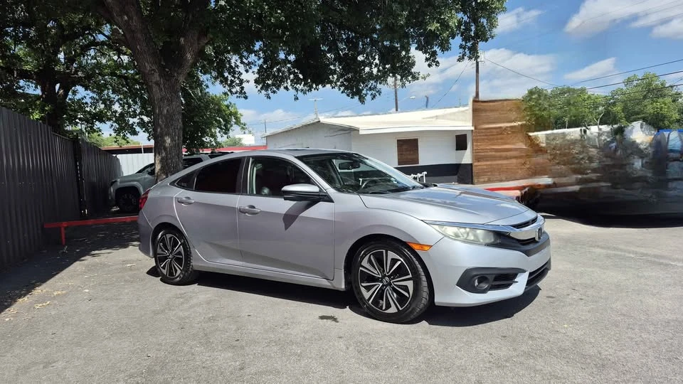 2016 Honda Civic 10th Gen - Image 3 of 11