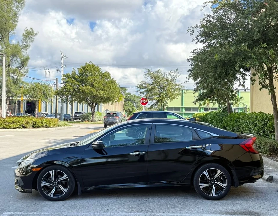 2016 Honda Civic 10th Gen - Image 7 of 15