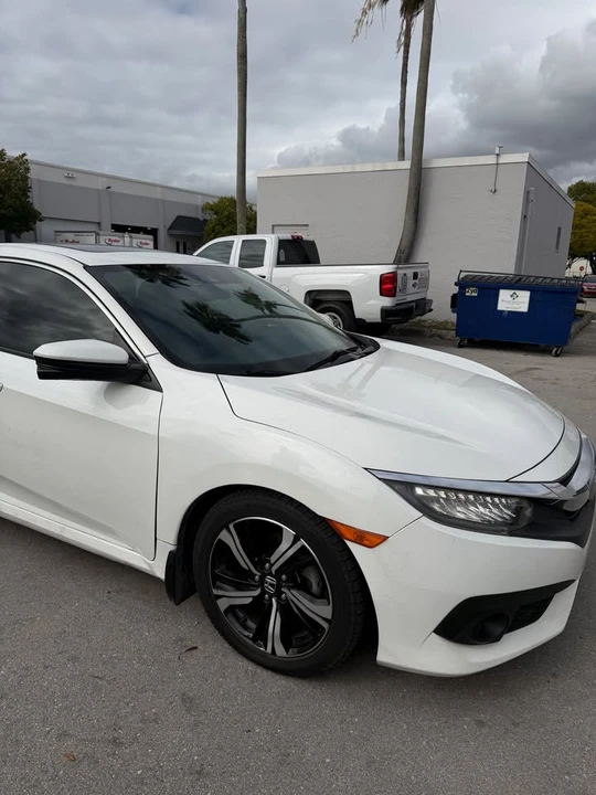 2016 Honda Civic 10th Gen - Image 9 of 20