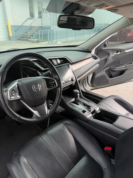 2016 Honda Civic 10th Gen - Image 10 of 20
