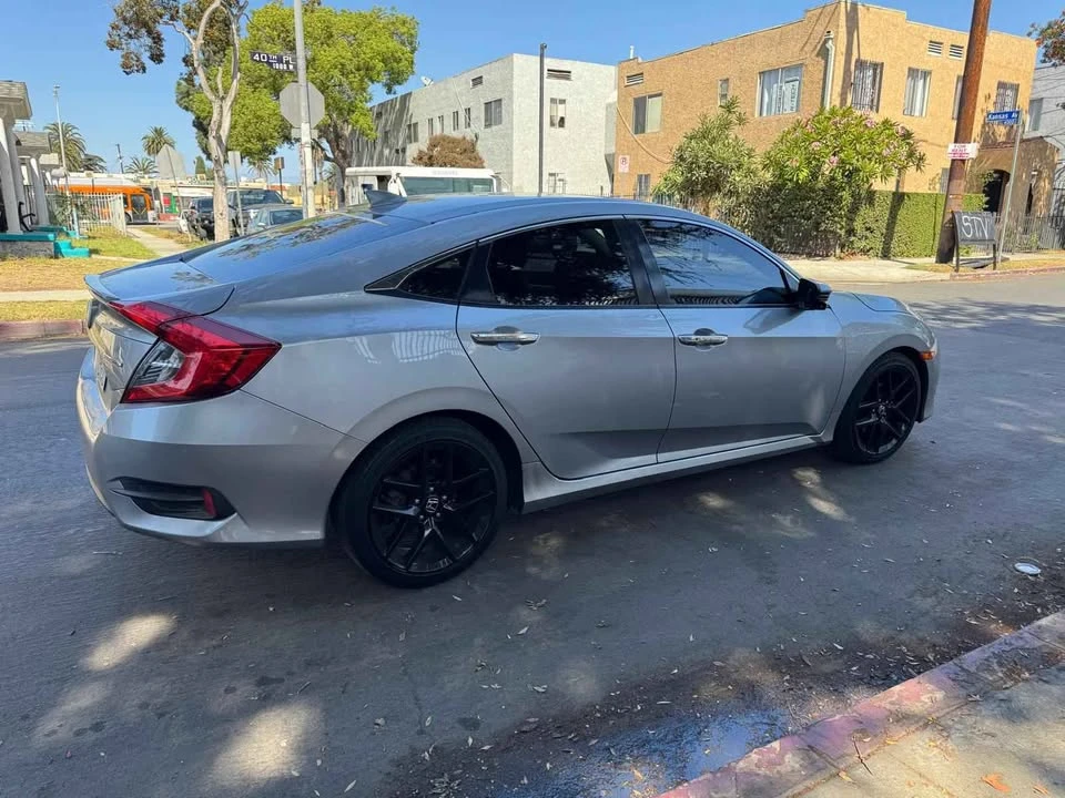 2016 Honda Civic 10th Gen - Image 5 of 18