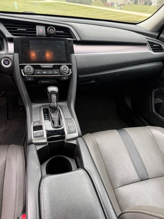 2016 Honda Civic 10th Gen - Image 11 of 16