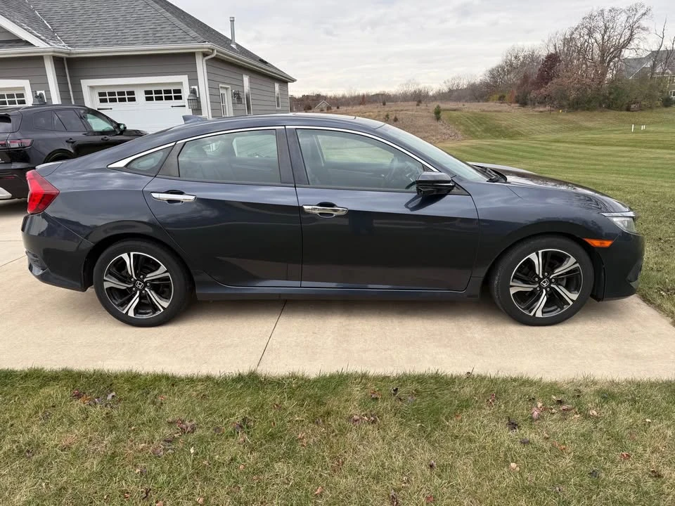 2016 Honda Civic 10th Gen - Image 3 of 16