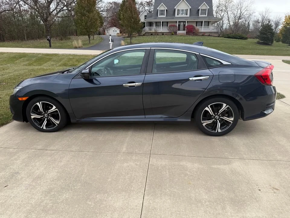 2016 Honda Civic 10th Gen - Image 7 of 16