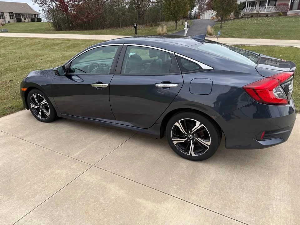 2016 Honda Civic 10th Gen - Image 6 of 16