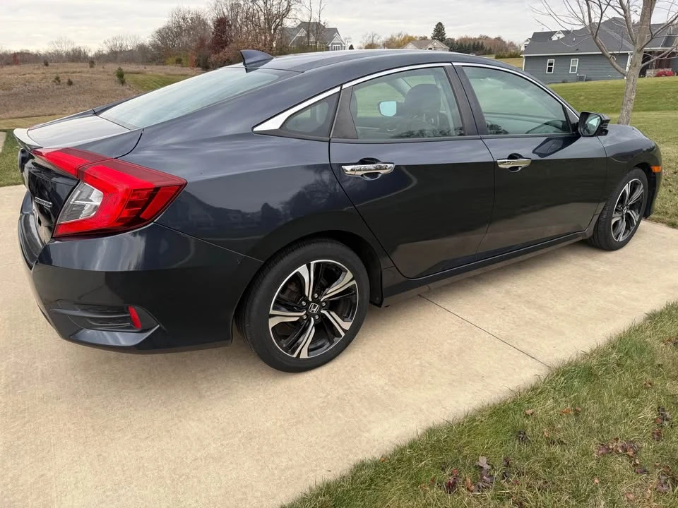 2016 Honda Civic 10th Gen - Image 4 of 16