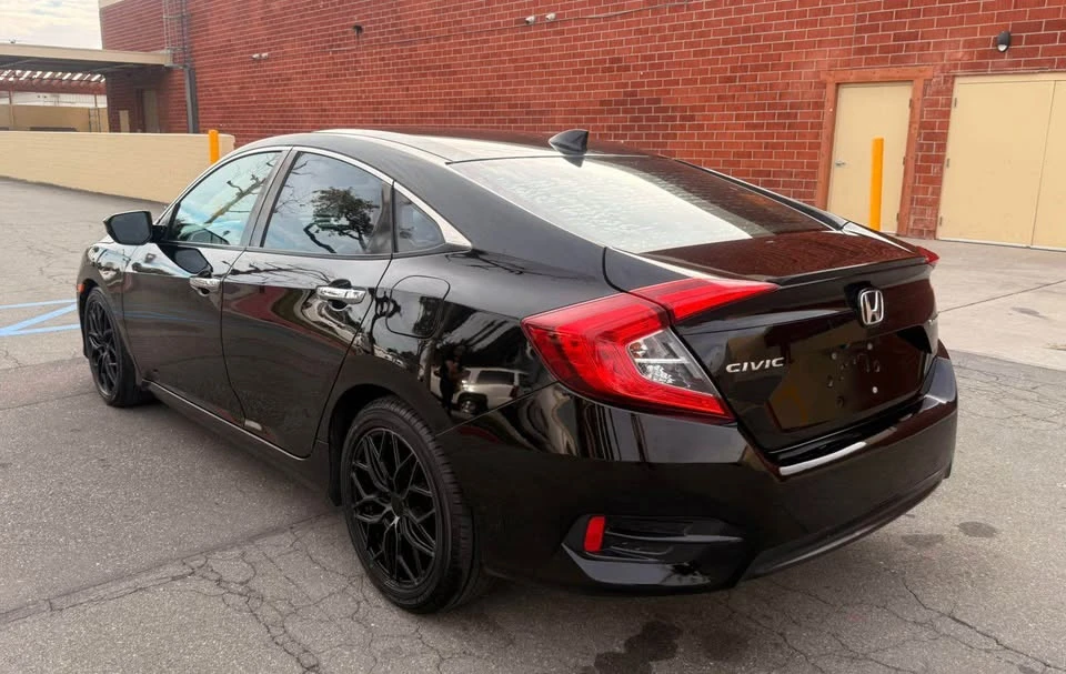 2016 Honda Civic 10th Gen - Image 4 of 12