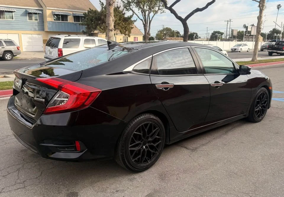 2016 Honda Civic 10th Gen - Image 3 of 12