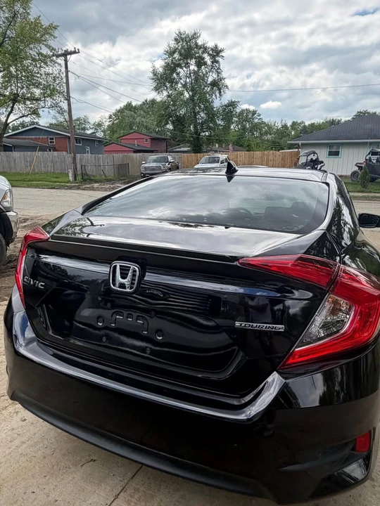 2016 Honda Civic 10th Gen - Image 3 of 10