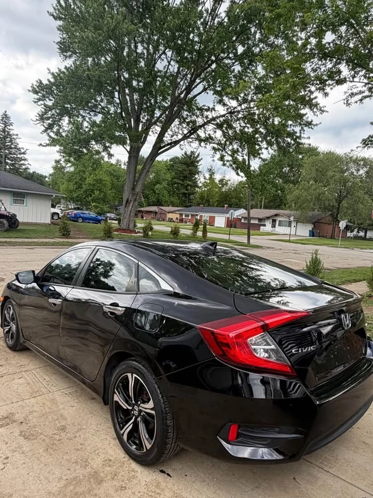 2016 Honda Civic 10th Gen - Image 4 of 10