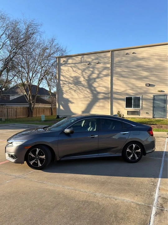 2016 Honda Civic 10th Gen - Image 2 of 18