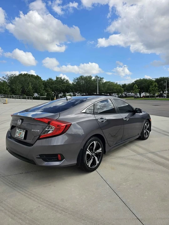 2016 Honda Civic 10th Gen - Image 8 of 20