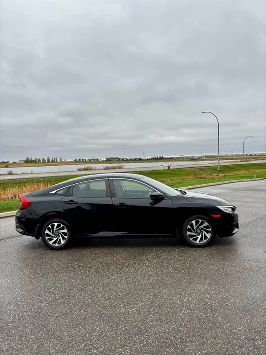2016 Honda Civic 10th Gen - Image 3 of 13