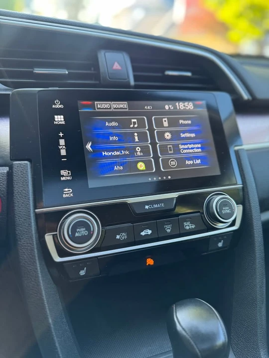 2016 Honda Civic 10th Gen - Image 14 of 17