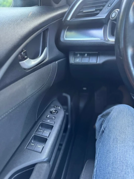 2016 Honda Civic 10th Gen - Image 17 of 17