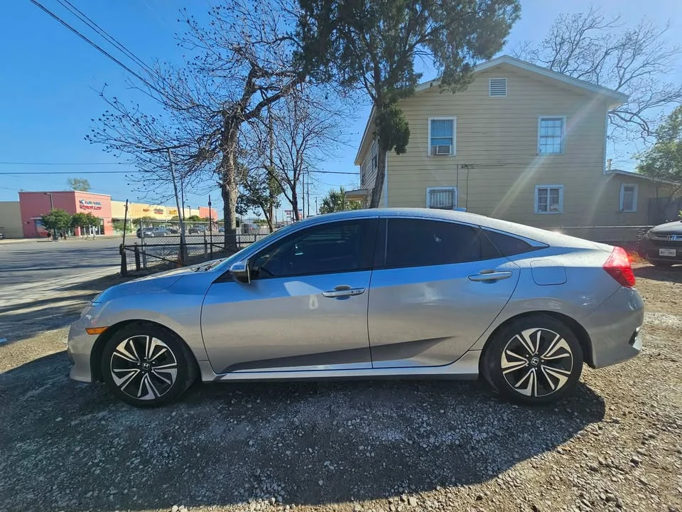 2016 Honda Civic 10th Gen - Image 7 of 9