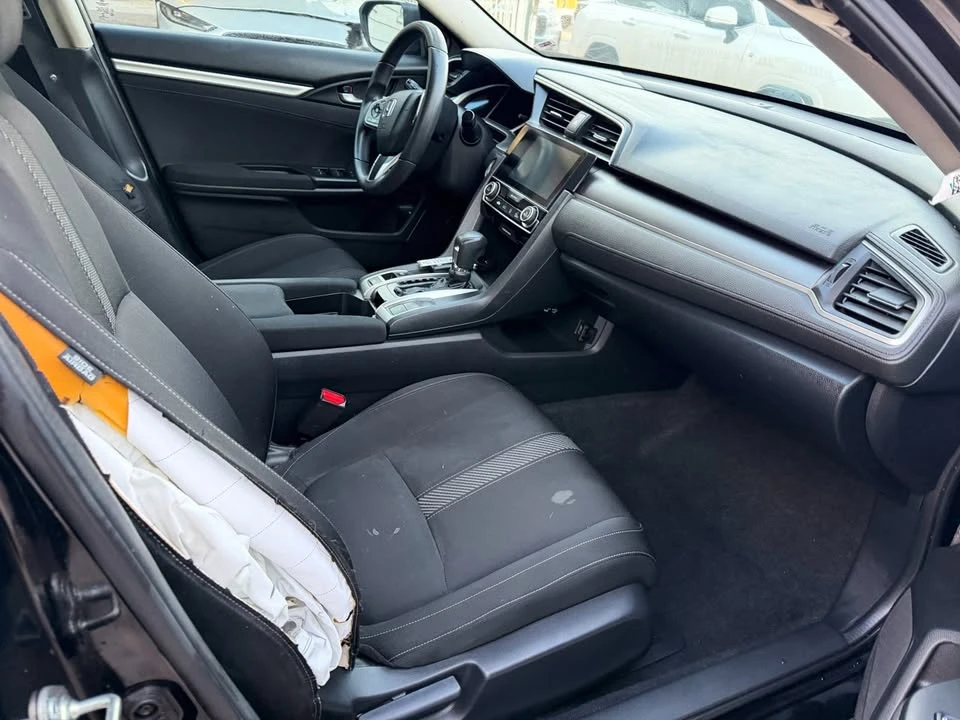 2016 Honda Civic 10th Gen - Image 14 of 17