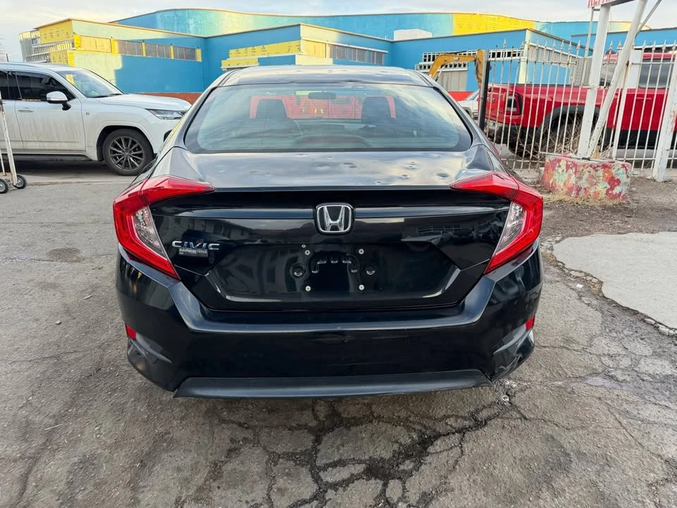 2016 Honda Civic 10th Gen - Image 6 of 17