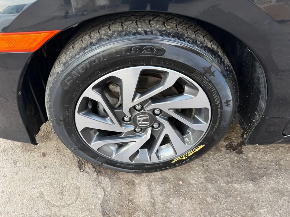 2016 Honda Civic 10th Gen - Image 10 of 17