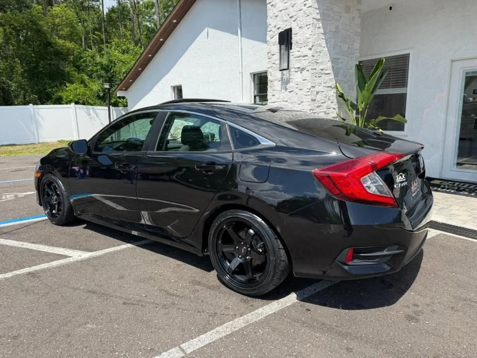 2016 Honda Civic 10th Gen - Image 11 of 20