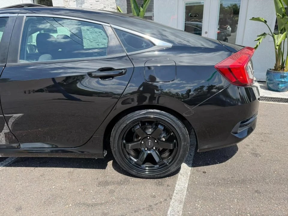 2016 Honda Civic 10th Gen - Image 10 of 20