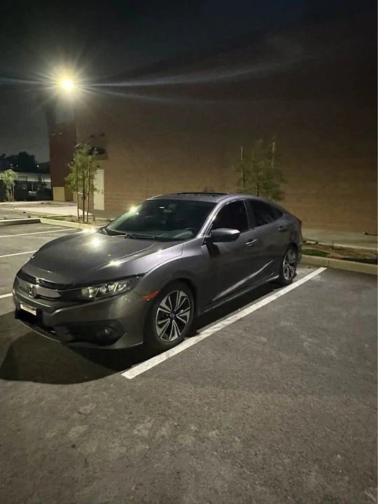 2016 Honda Civic 10th Gen - Image 2 of 8