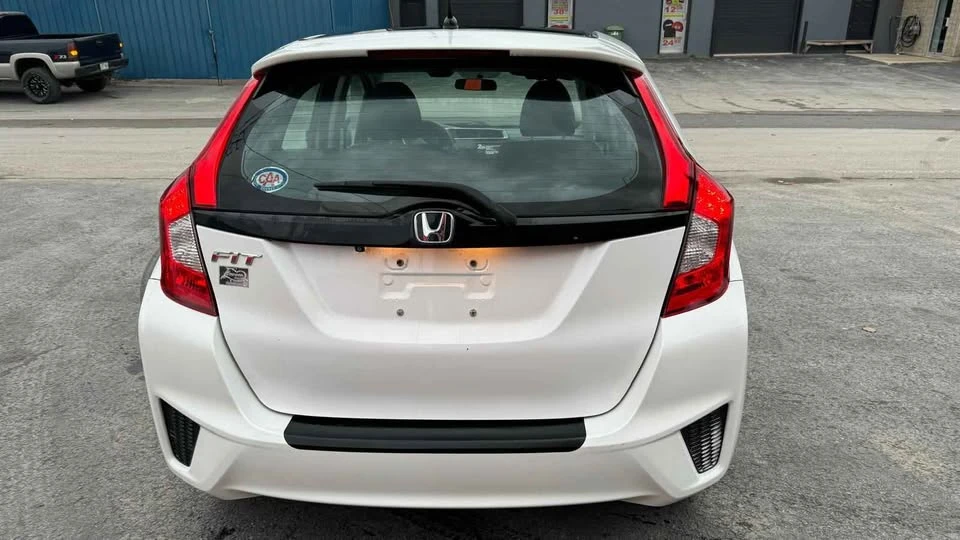 2016 Honda Fit - Image 5 of 16
