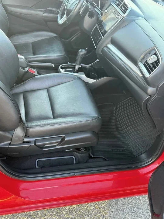 2016 Honda Fit - Image 13 of 16