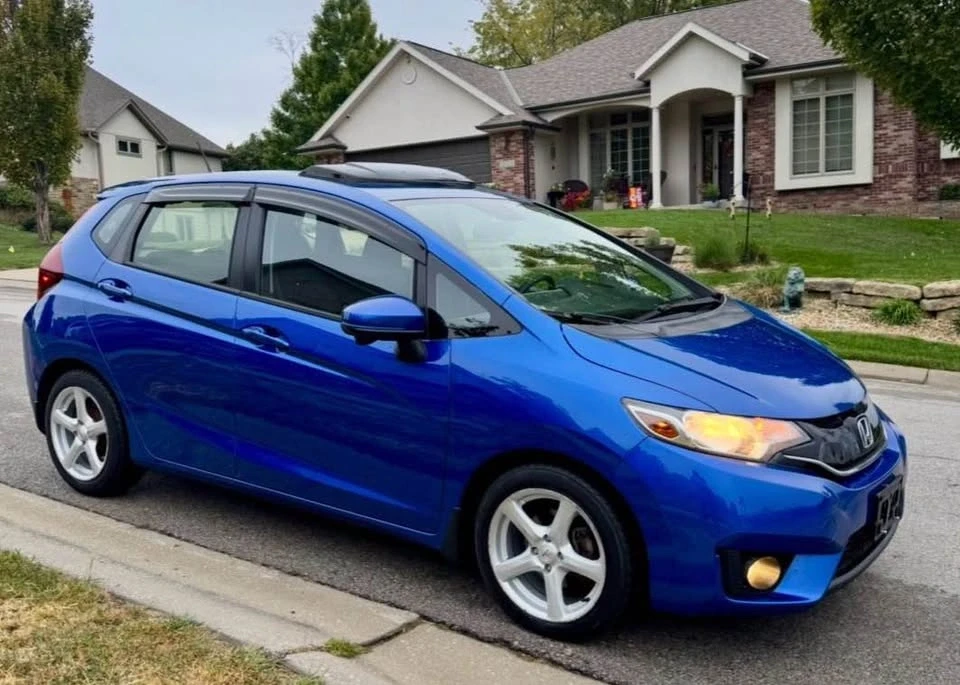 2016 Honda Fit - Image 3 of 15