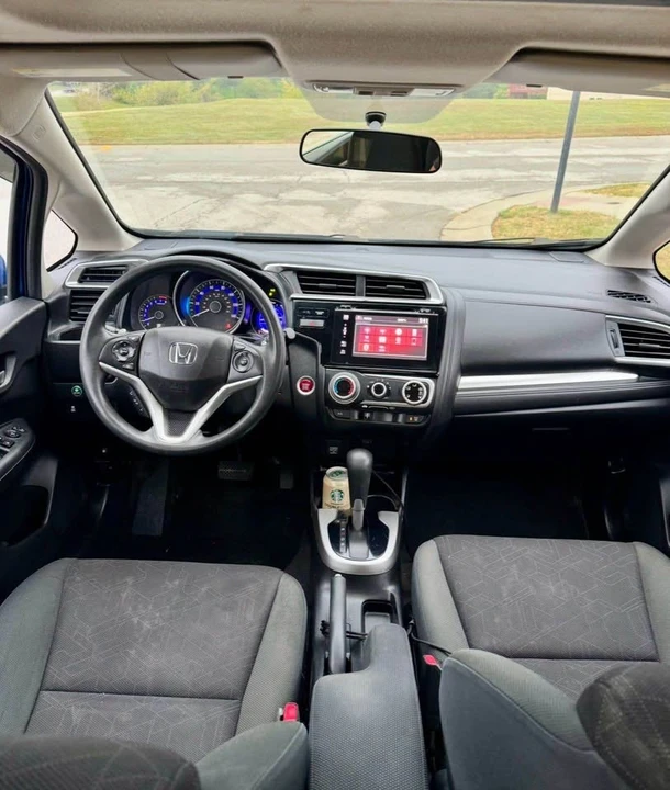 2016 Honda Fit - Image 9 of 15
