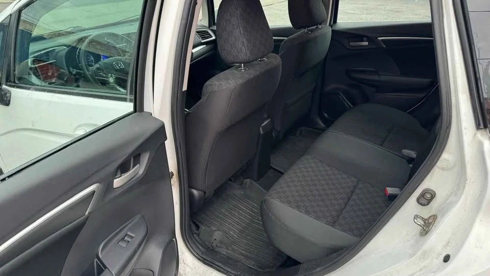 2016 Honda Fit - Image 10 of 16