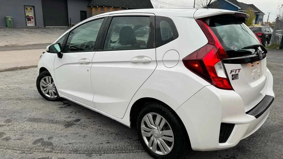 2016 Honda Fit - Image 7 of 16