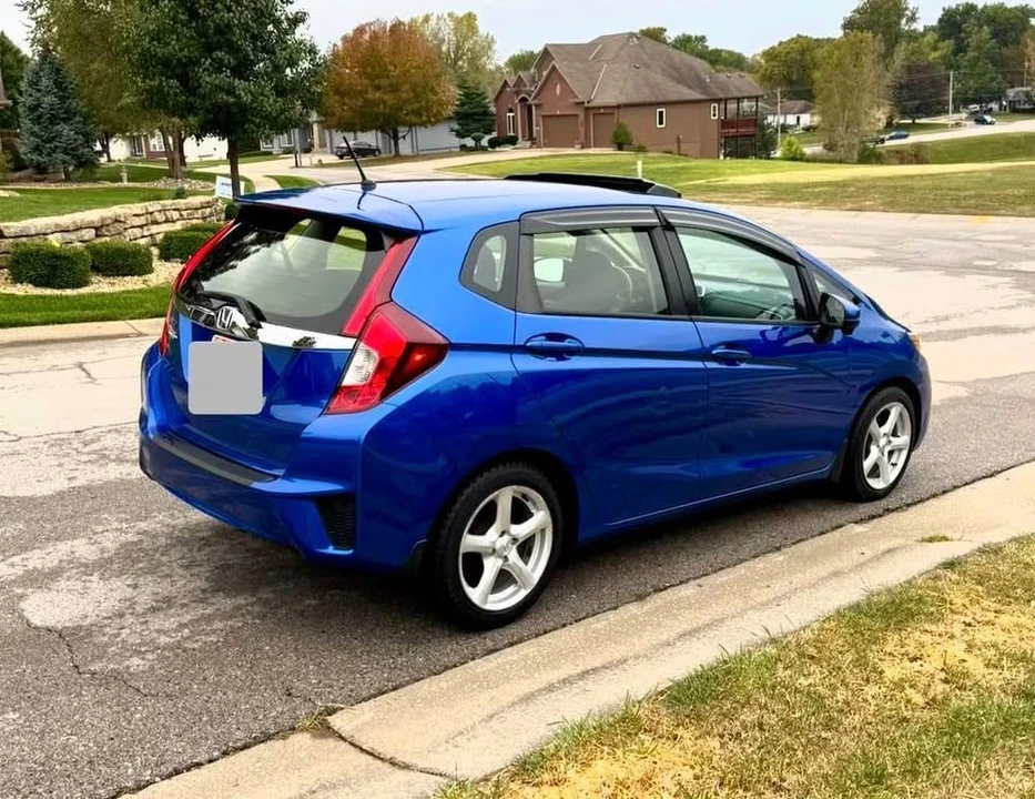 2016 Honda Fit - Image 9 of 20