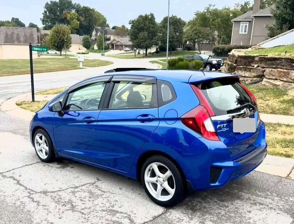 2016 Honda Fit - Image 7 of 20