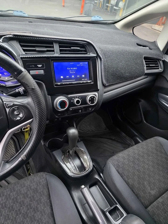 2016 Honda Fit - Image 10 of 15