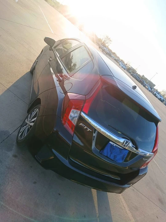 2016 Honda Fit - Image 9 of 15