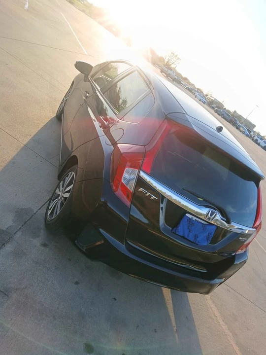 2016 Honda Fit - Image 8 of 15