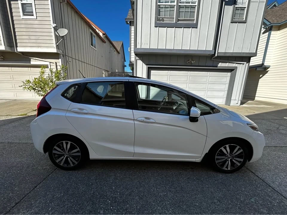 2016 Honda Fit - Image 5 of 10