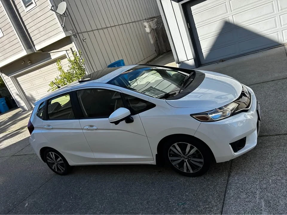 2016 Honda Fit - Image 2 of 10