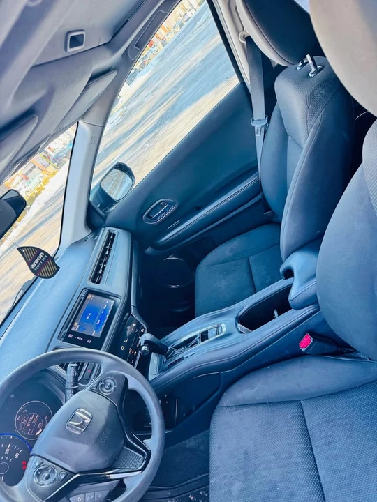 2016 Honda HR-V 2nd Gen - Image 11 of 20